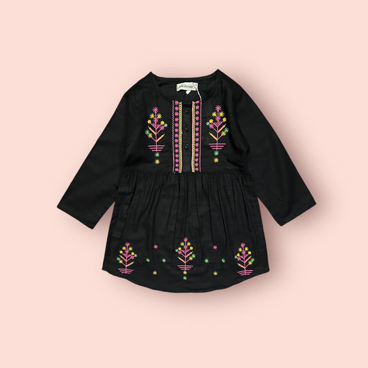 Girls Kurti (03837)-Fabric Khaddar-Clr Black